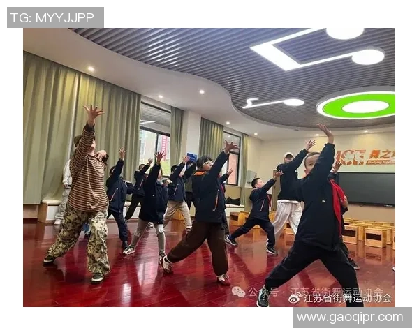 南京街舞队心理素质变革引发热议展现青春活力与团队精神