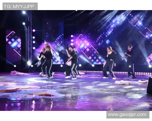 南京滑板队在全国街舞大赛中逆袭成功展现青春活力与团队精神 南京滑板队在全国街舞大赛中逆袭成功展现青春活力与团队精神